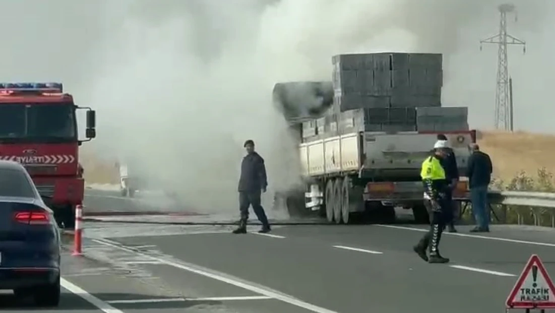 Alev alan tır, söndürüldü