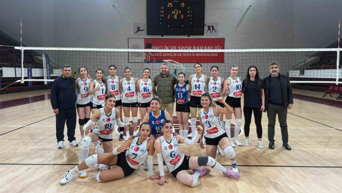 Elazığ Belediyespor Kadın Voleybol Takımı dolu dizgin gidiyor