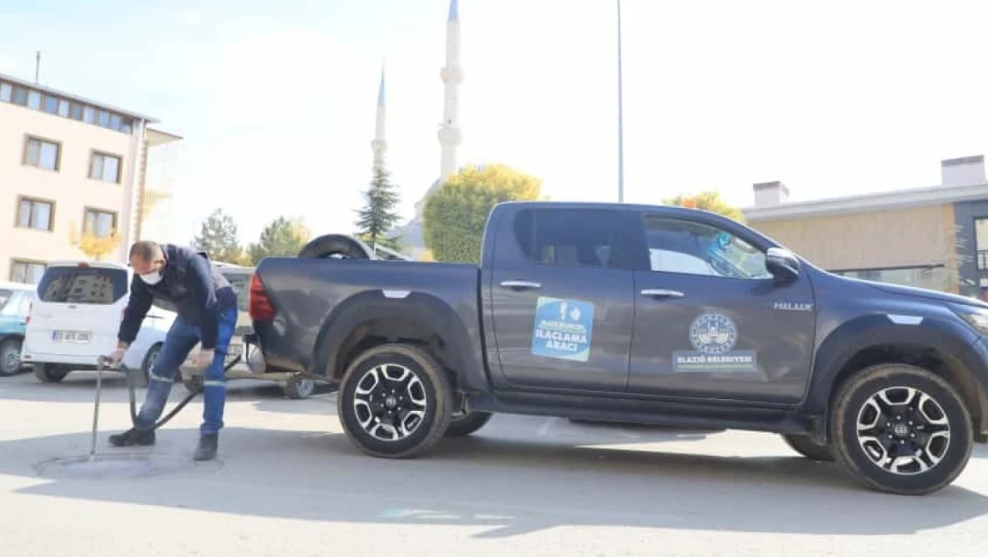 Elazığ'da ilaçlama çalışmaları sürüyor