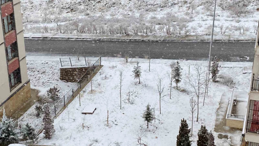 Elazığ'da kar yağışı başladı