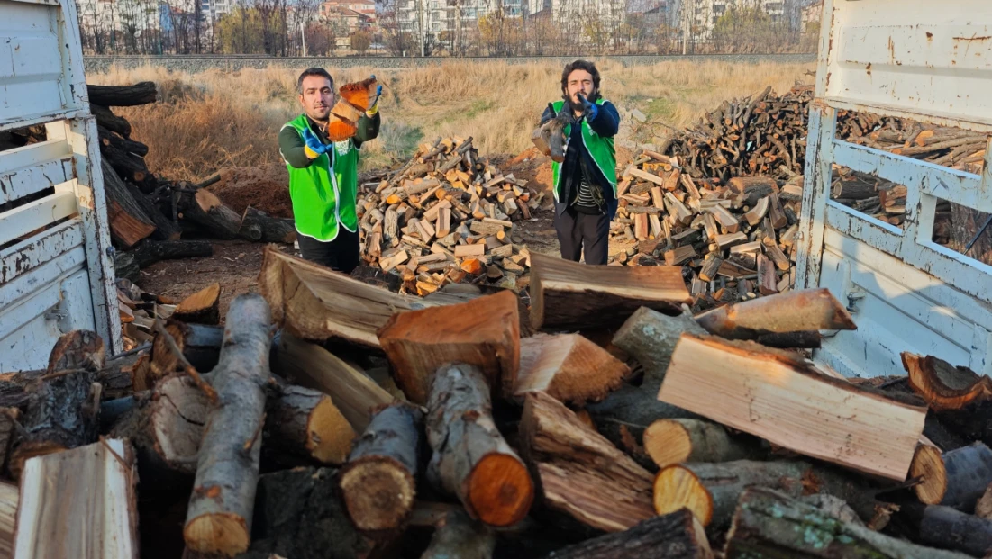 Elazığ İHH’dan 300 Aileye Yakacak Yardımı