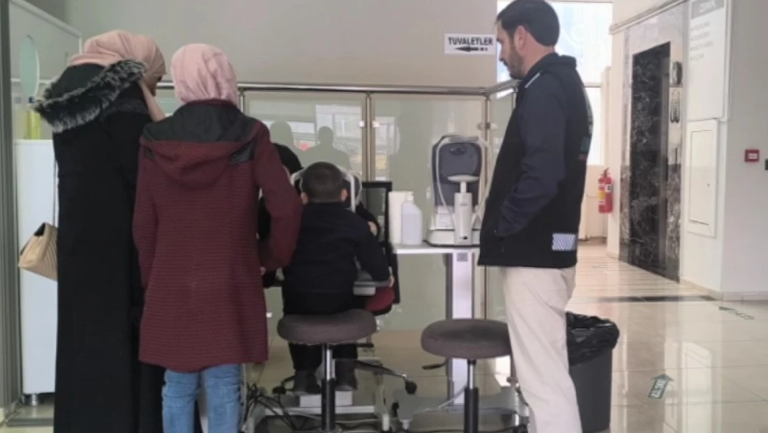 Elazığ Umut Kervanı Bir Çocuğun Dünyasını Aydınlattı: Göz Ameliyatı Üstlenildi