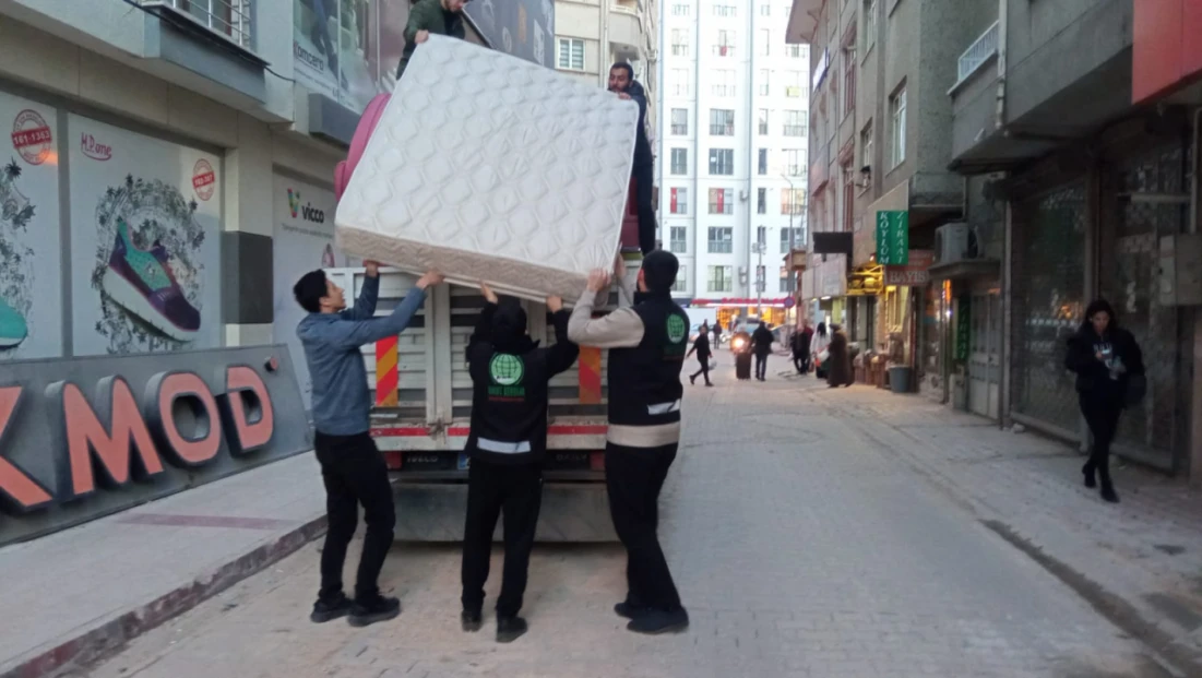 Elazığ Umut Kervanı’ndan Bir Aileye Daha Umut: Hayırseverin Bağışladığı Eşyalar Teslim Edildi