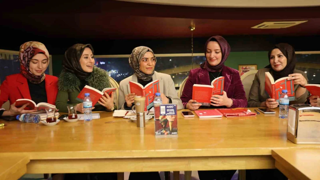 Elazığlı kadınlardan, altın yerine kitap günü