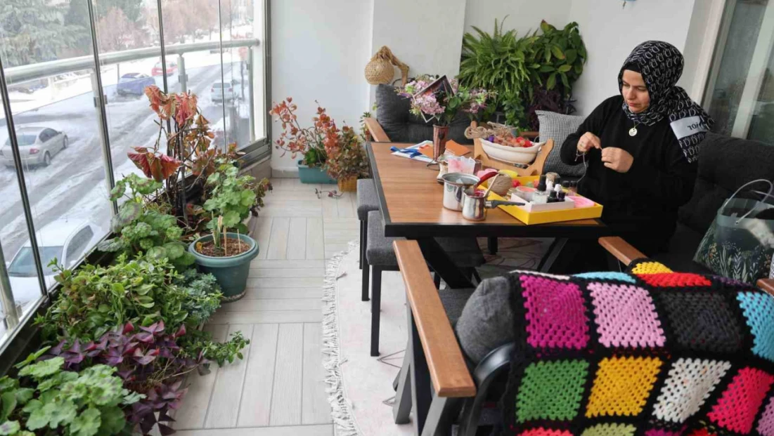 Ev hanımının azmi: 20 belge aldı ve 300 öğrenciye usta oldu