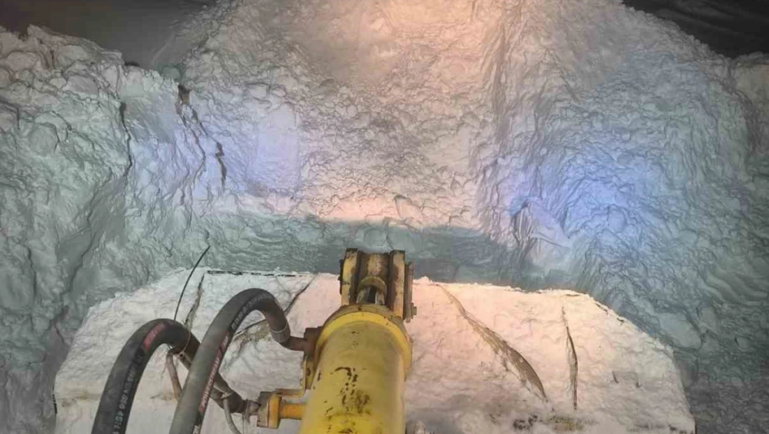 Karakoçan ilçesine kar kalınlığı bir metreyi geçti