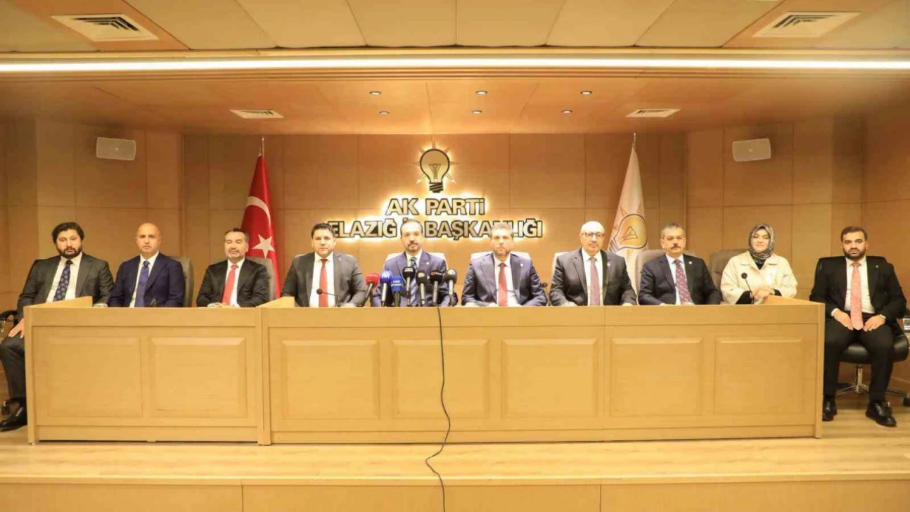 Kürşad Zorlu'dan Özgür Özel'e tepki: 'Atatürk'ün milliyetçiliği Türkiye'yi şikayet etmek değil, yüceltmektir'