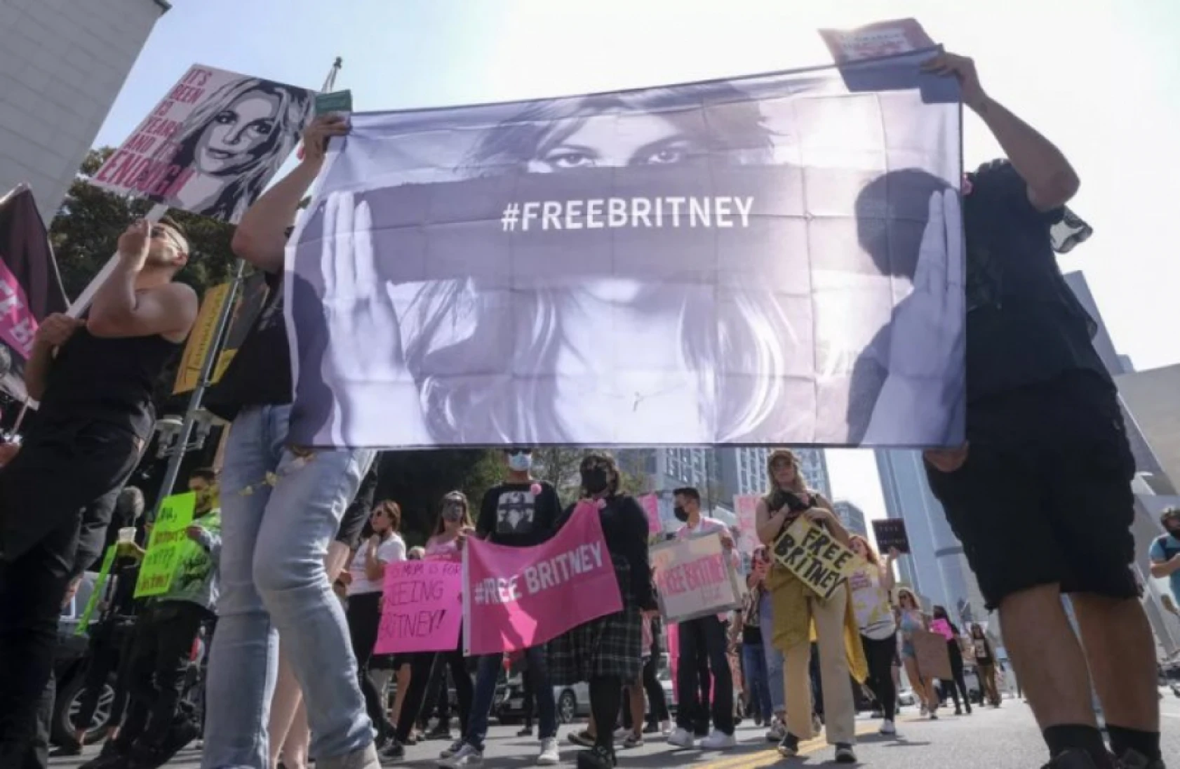 Dünyada 2021'e damga vuran magazin olayları