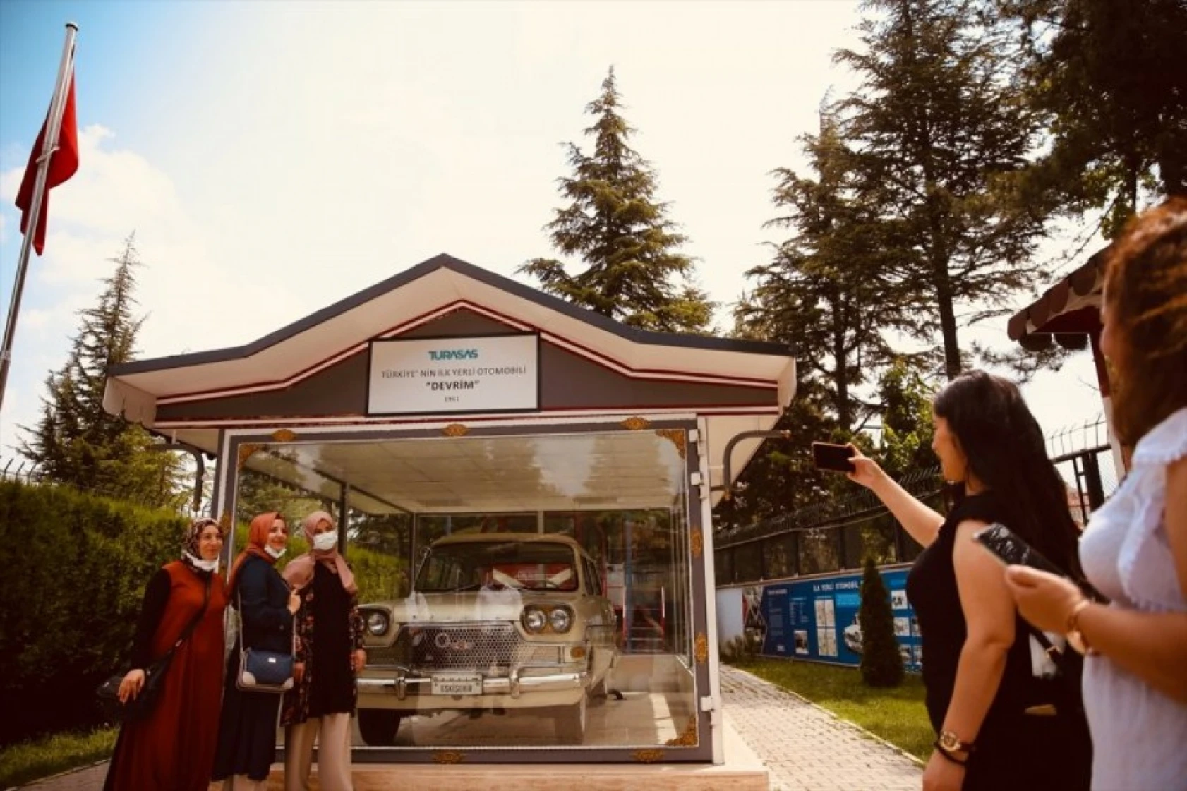 Devrim Otomobili Müzesi, kapılarını yeniden açtı