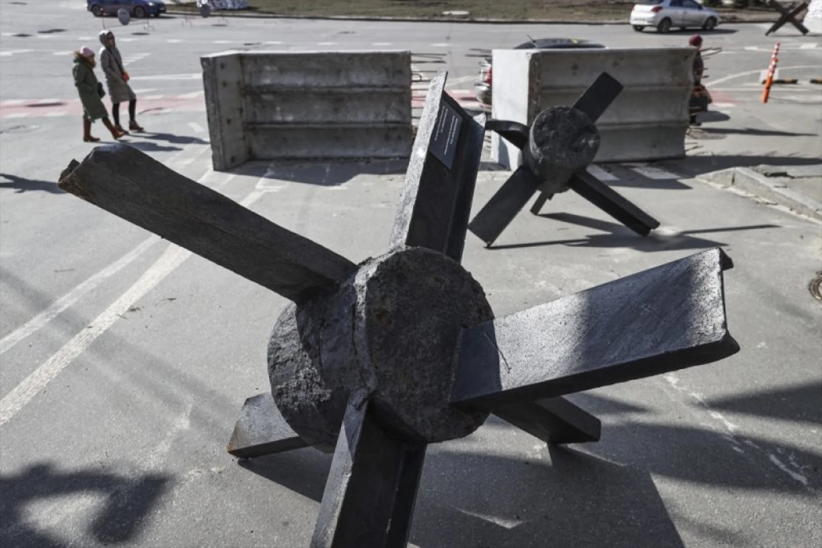 2. Dünya Savaşı'ndan kalma tank kapanları, Kiev savunmasında kullanılıyor