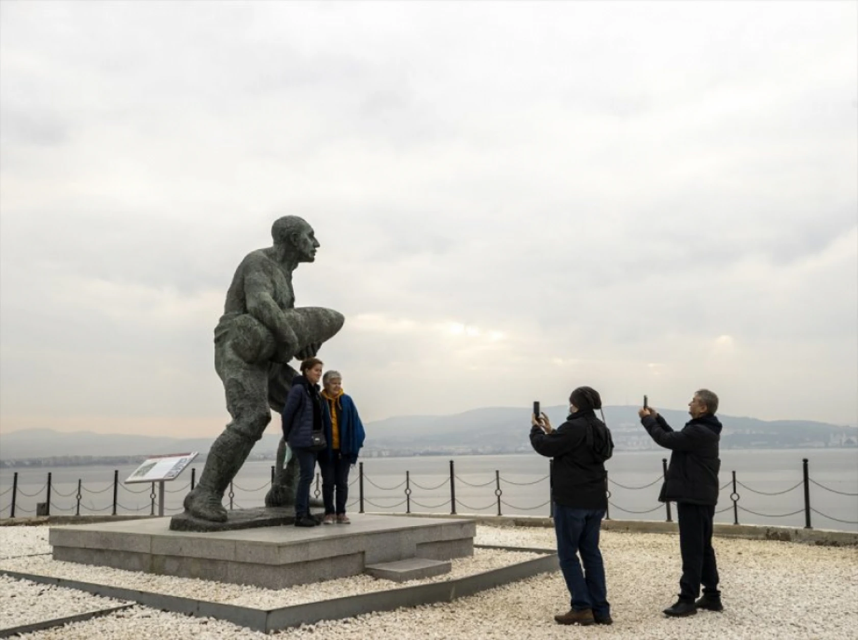 Çanakkale Savaşları Gelibolu Tarihi Alanı her yıl ziyaretçi akınına uğruyor