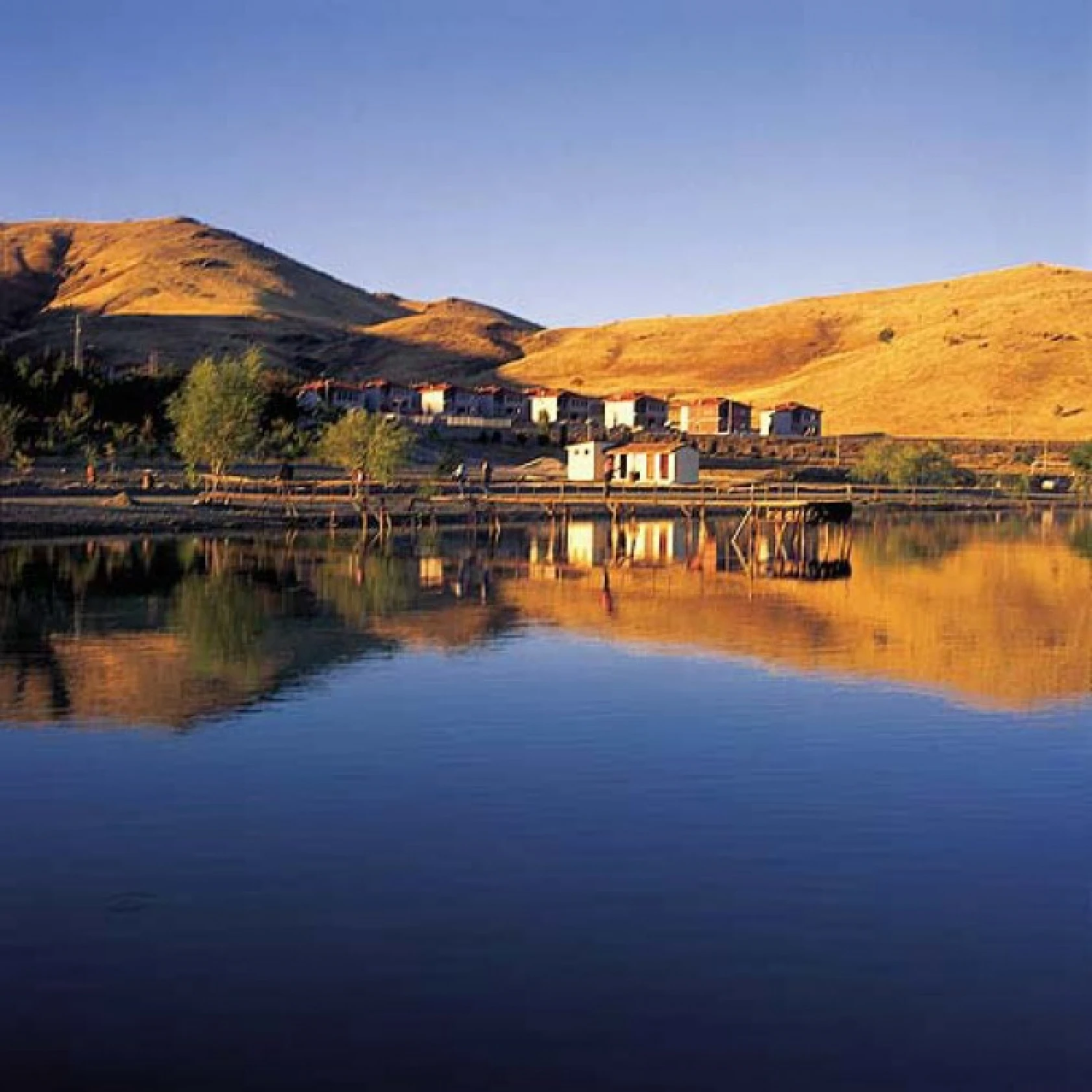 Hazar Gölü - Hazar Baba Dağı