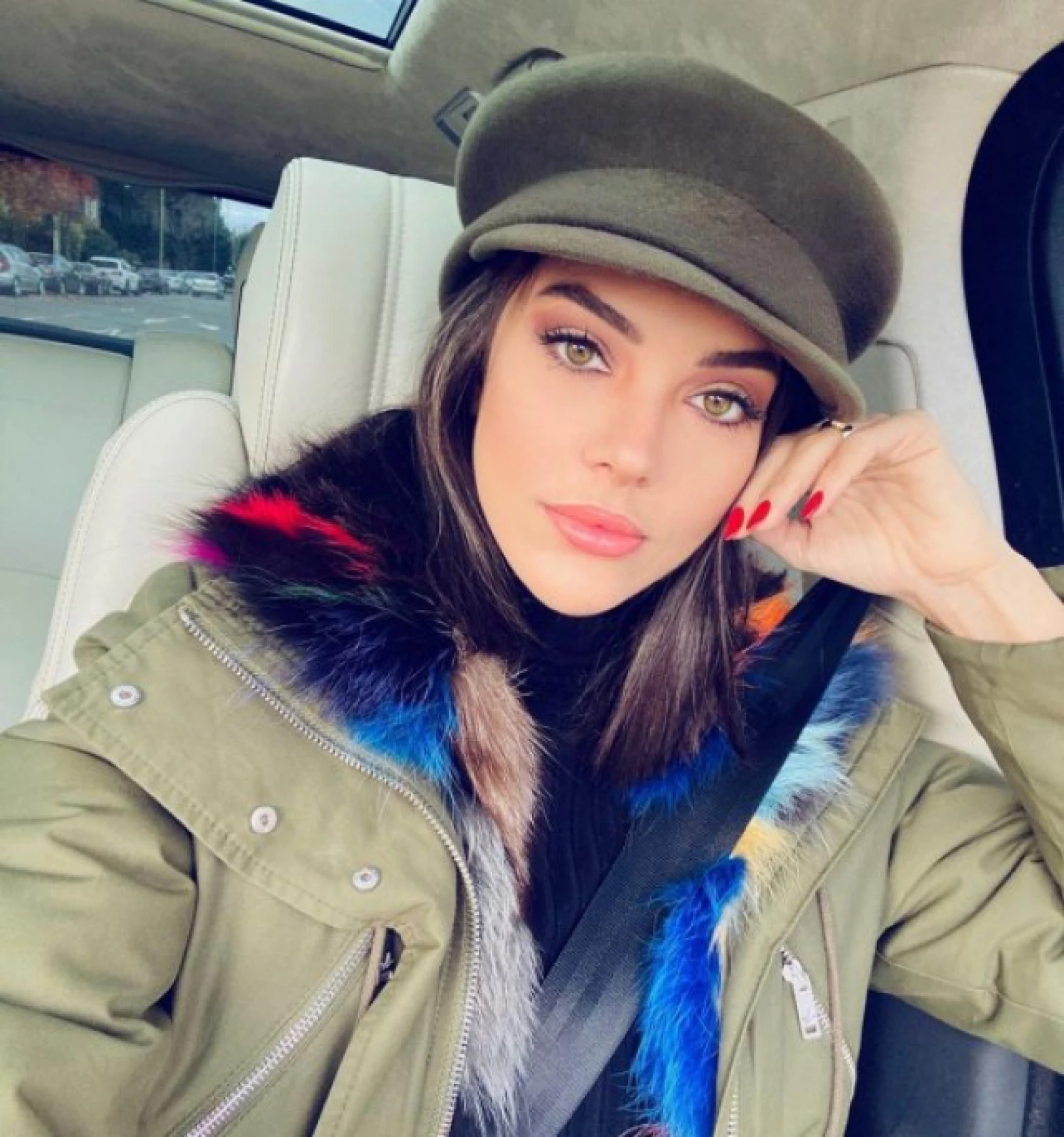 Dolandırıcı Mağduru Ünlüler