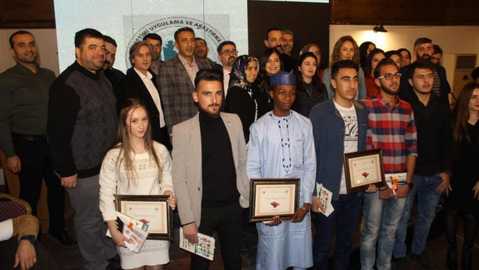 Fırat Üniversitesinde Uluslararası Öğrenciler Arasında 'Tekerleme Yarışması' Düzenlendi