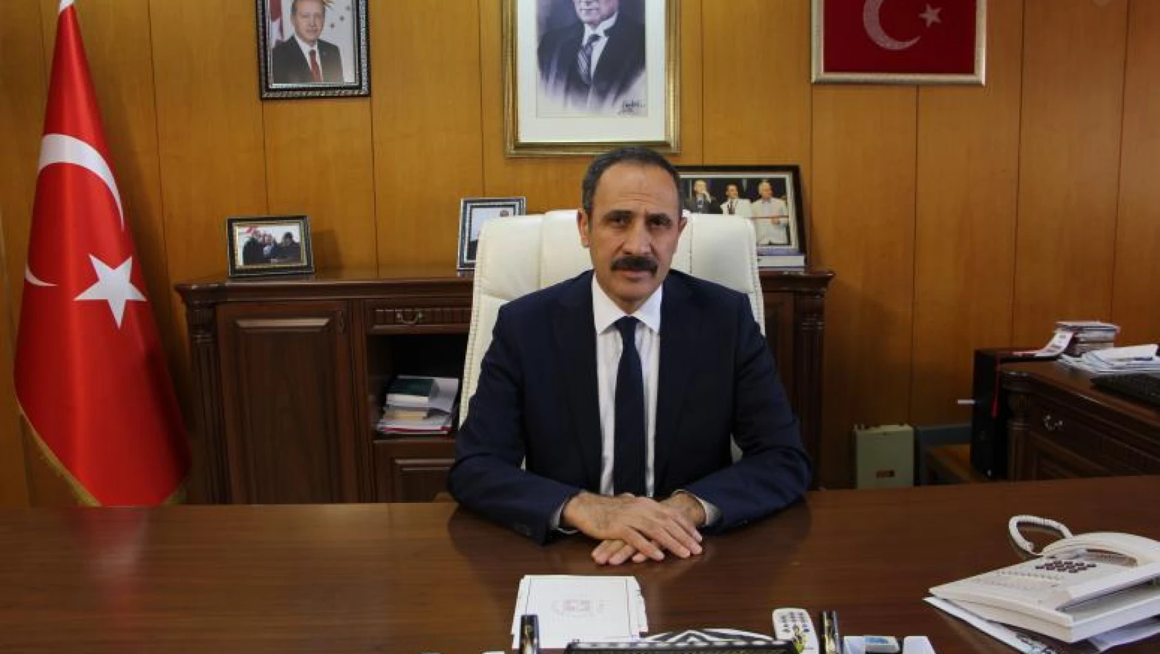 Fırat Üniversitesi Rektörü Prof. Dr. Demirbağ, 29 Ekim Cumhuriyet Bayramını Kutladı