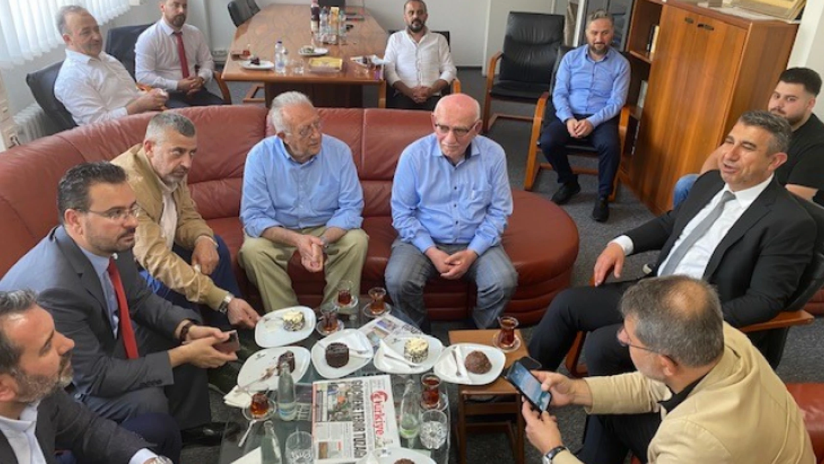 AK Parti heyetinden İhlas Medya'ya ziyaret