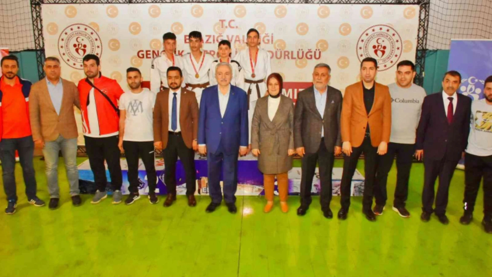 Analig Judo Yarı Finalleri Elazığ'da sürüyor