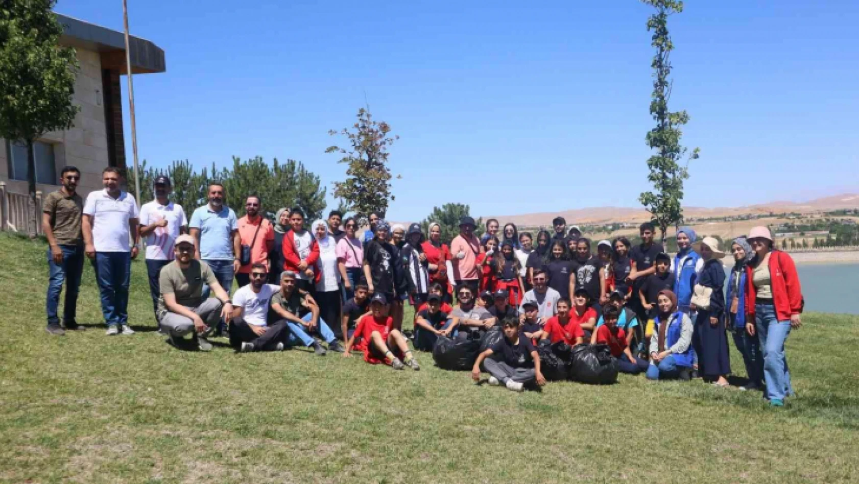 Ankara'dan gelen gençler Elazığ'ı gezdi