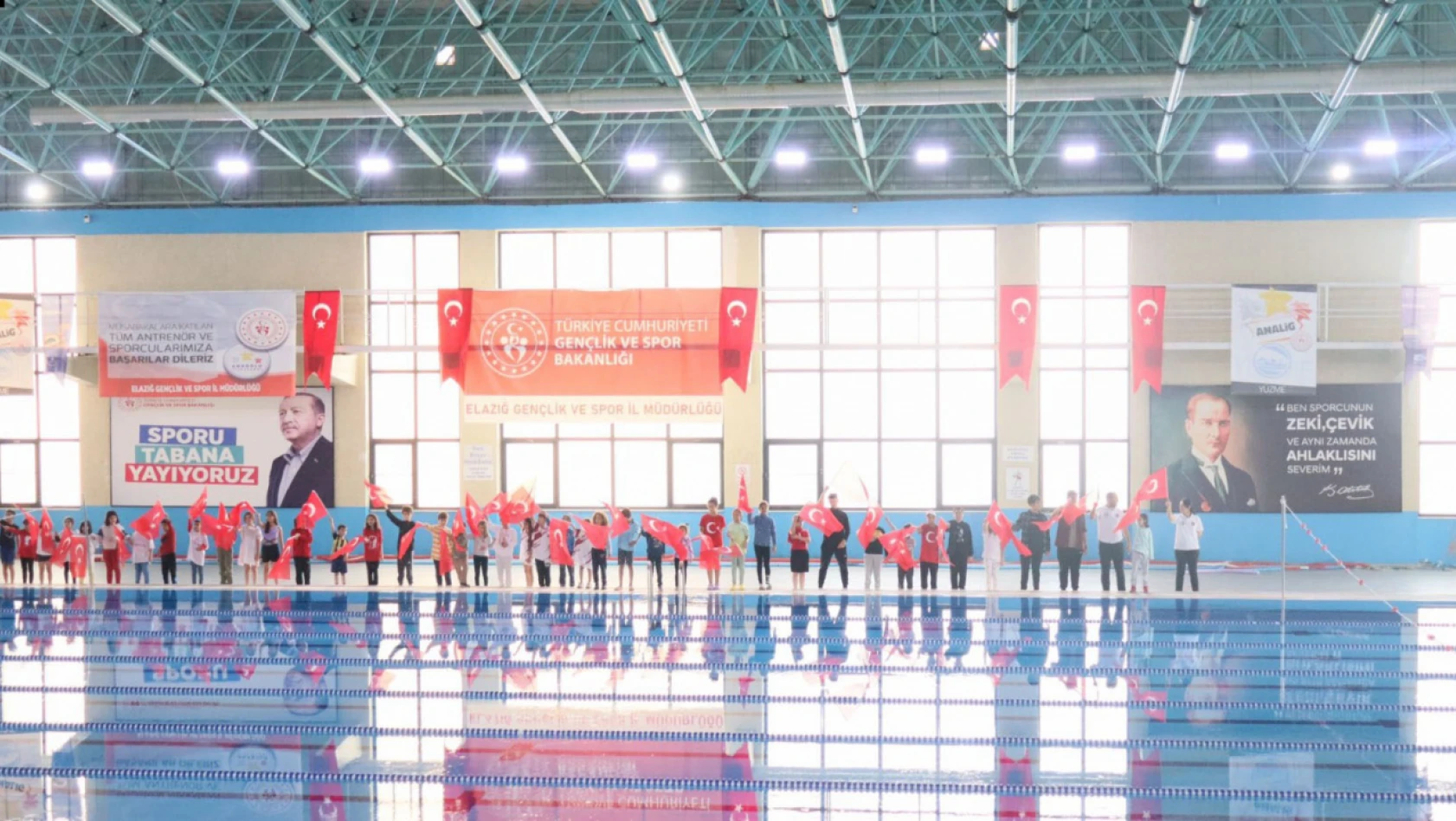 Cumhuriyet Kupası Yüzme Turnuvası Tamamlandı