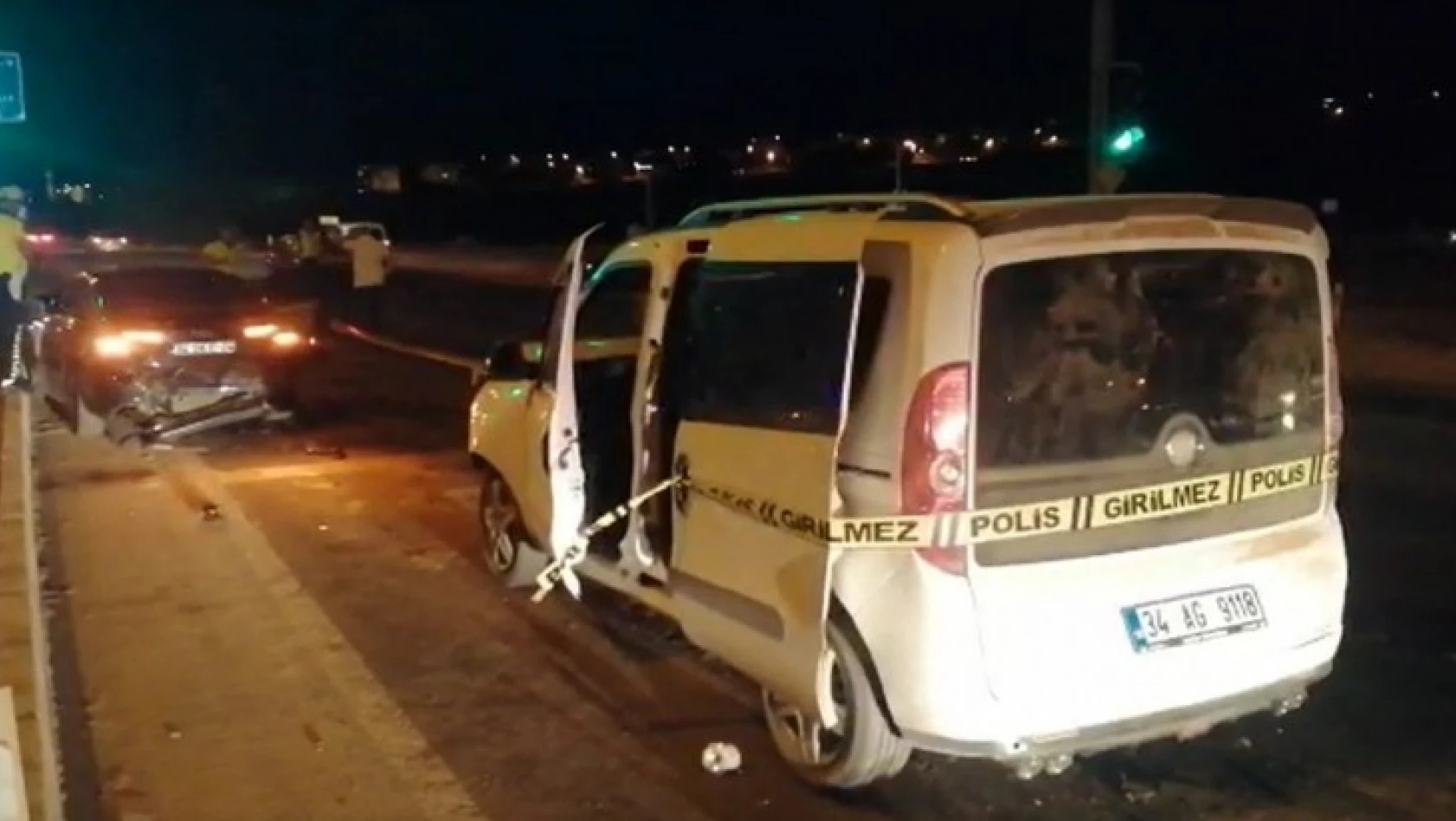 Elazığ' da zincirleme trafik kazası : 3 yaralı