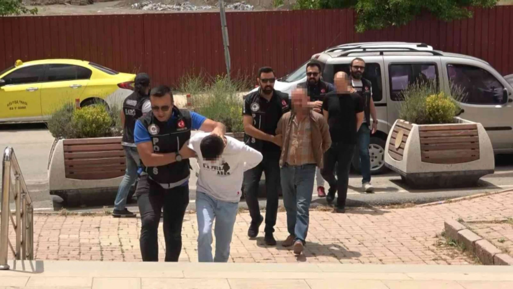 Elazığ'a uyuşturucu tacirlerine operasyon: 3 gözaltı