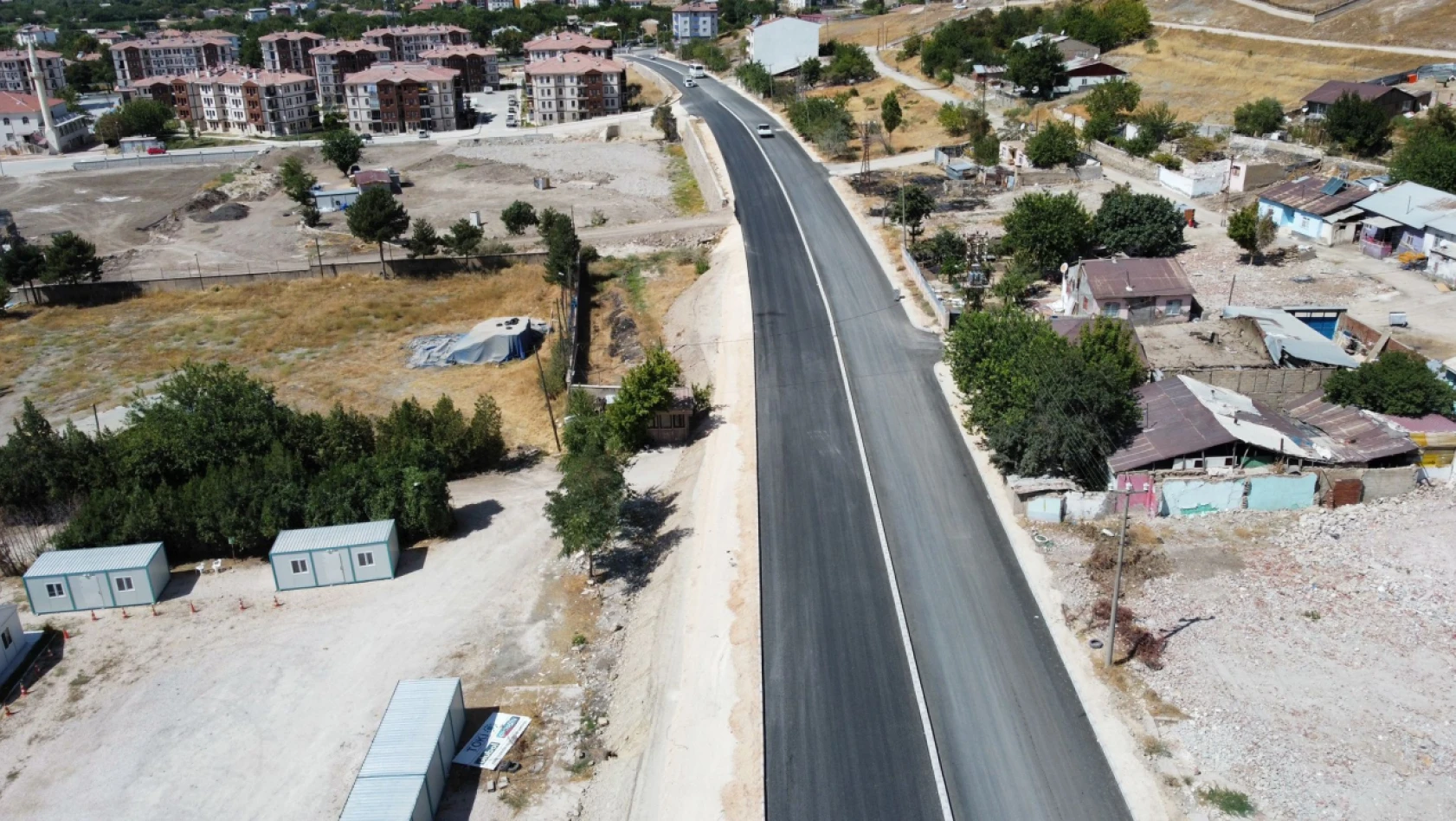 Elazığ Belediyesi, Beyyurdu Yoluna Sıfır Asfalt Serimi Gerçekleştirdi