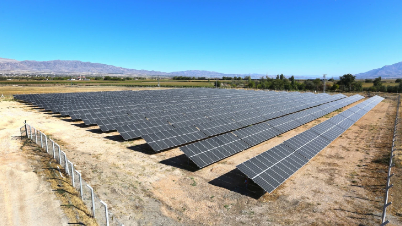 Elazığ Belediyesi Güneş Enerji Santrali Elektrik Üretmeye Başladı