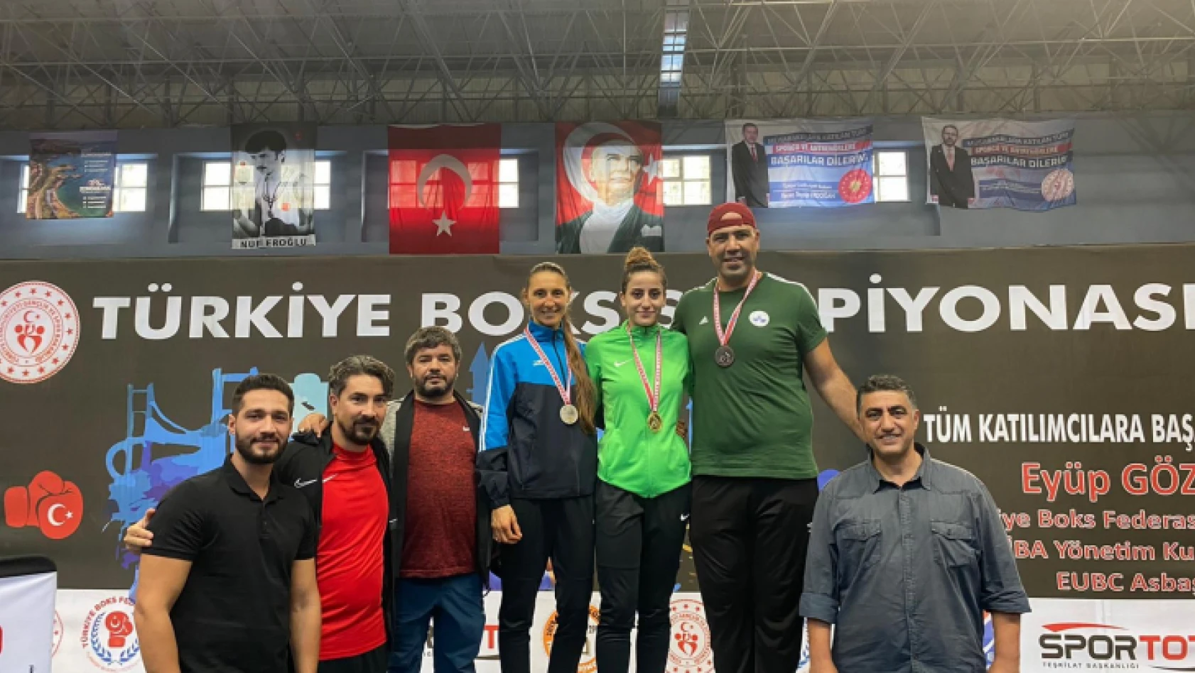 Elazığ Belediyespor Kulübü Boks Takımı Sporcusu Gizem Özer Altın Madalya Kazandı