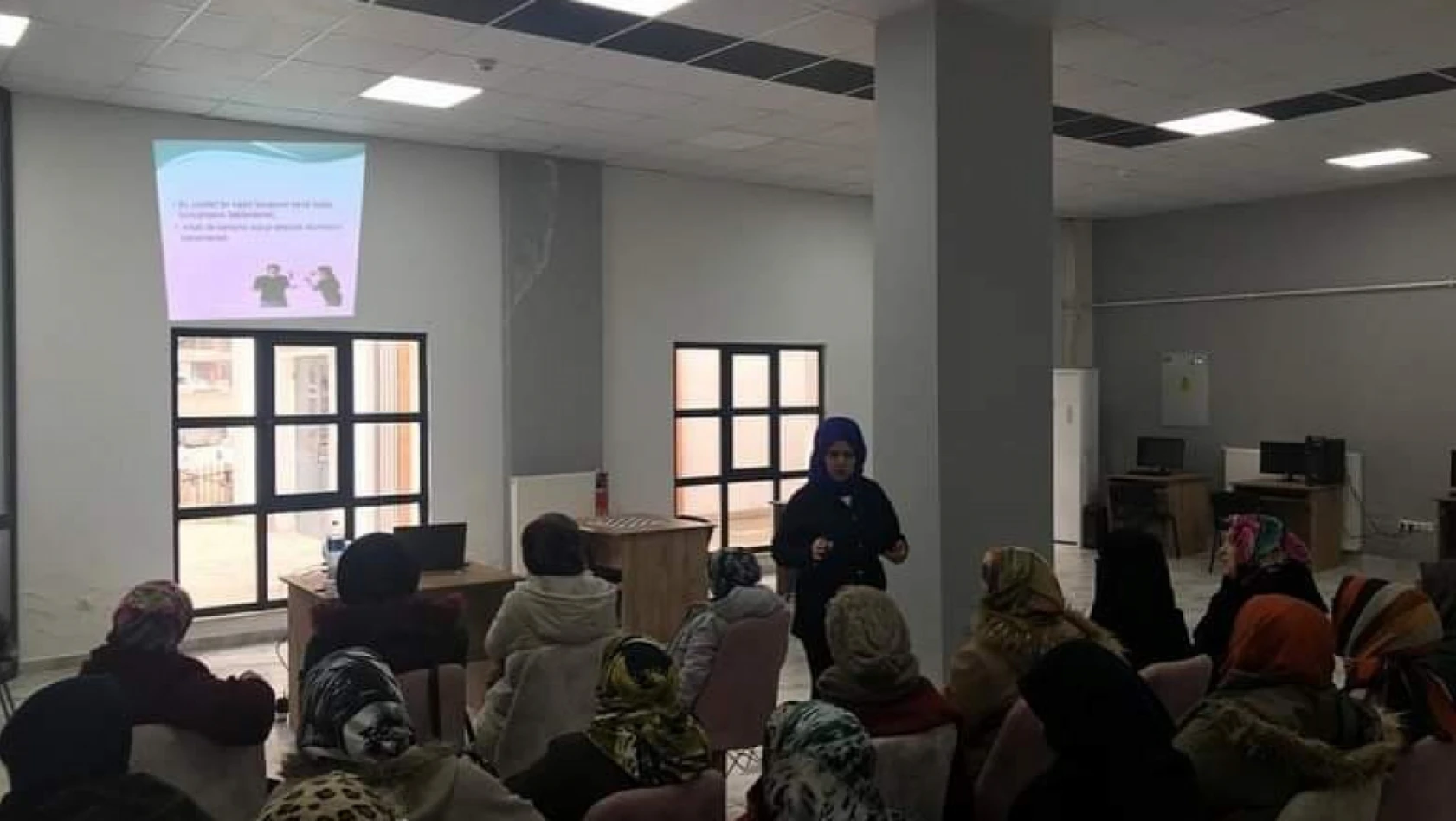Elazığ'da 'ailede çocukla iletişim' semineri düzenlendi