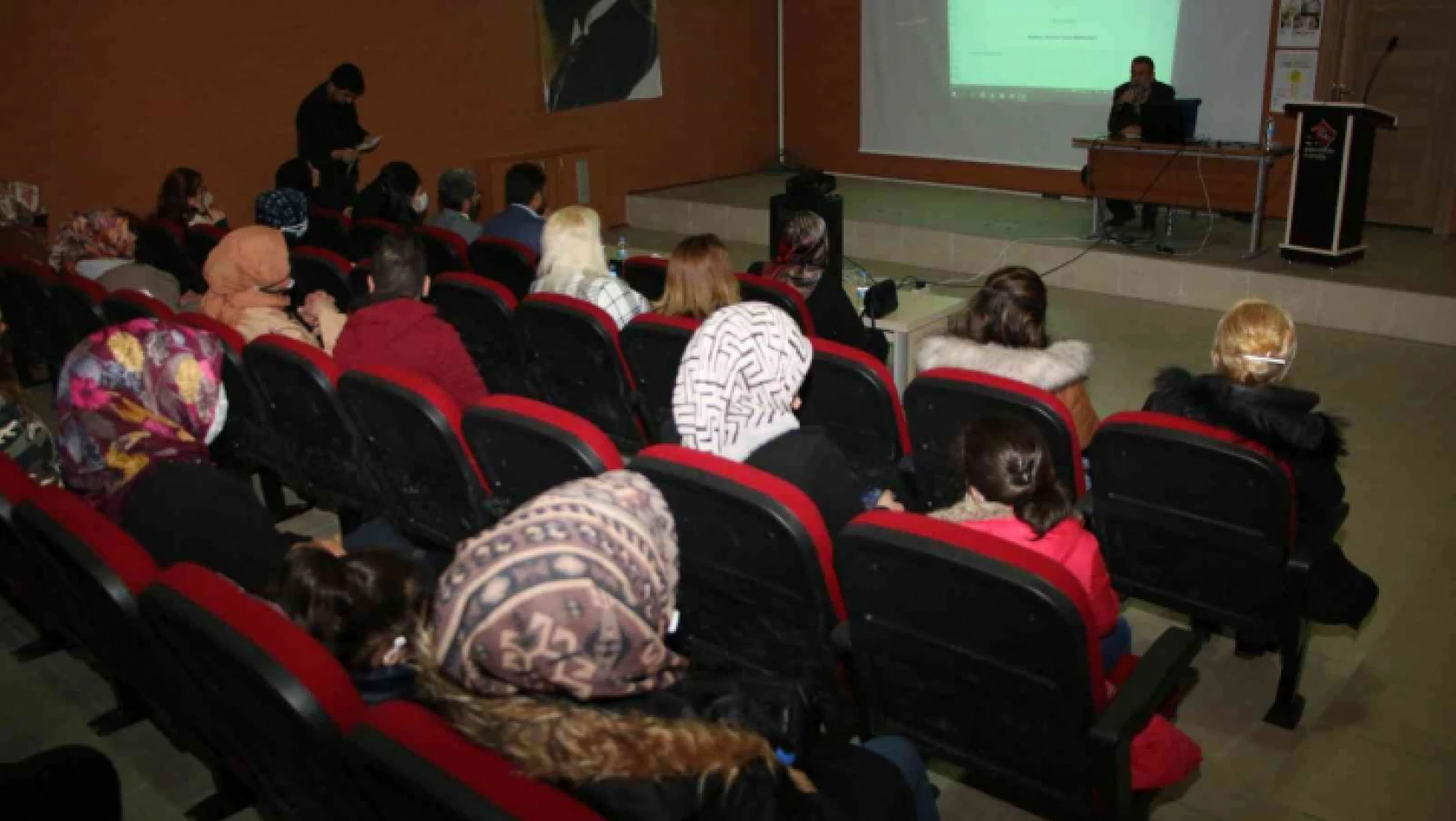 Elazığ'da 'finansal okuryazarlık ve kadının ekonomik güçlenmesi' eğitimi