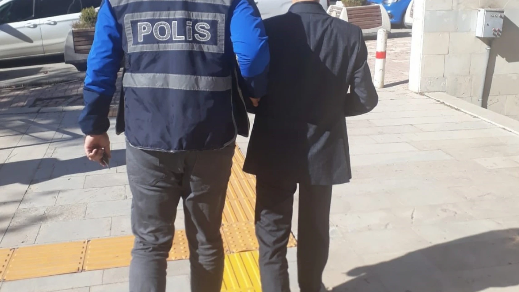 Elazığ'da 15 Yıl Kesinleşmiş Hapis Cezası Bulunan Zanlı Tutuklandı