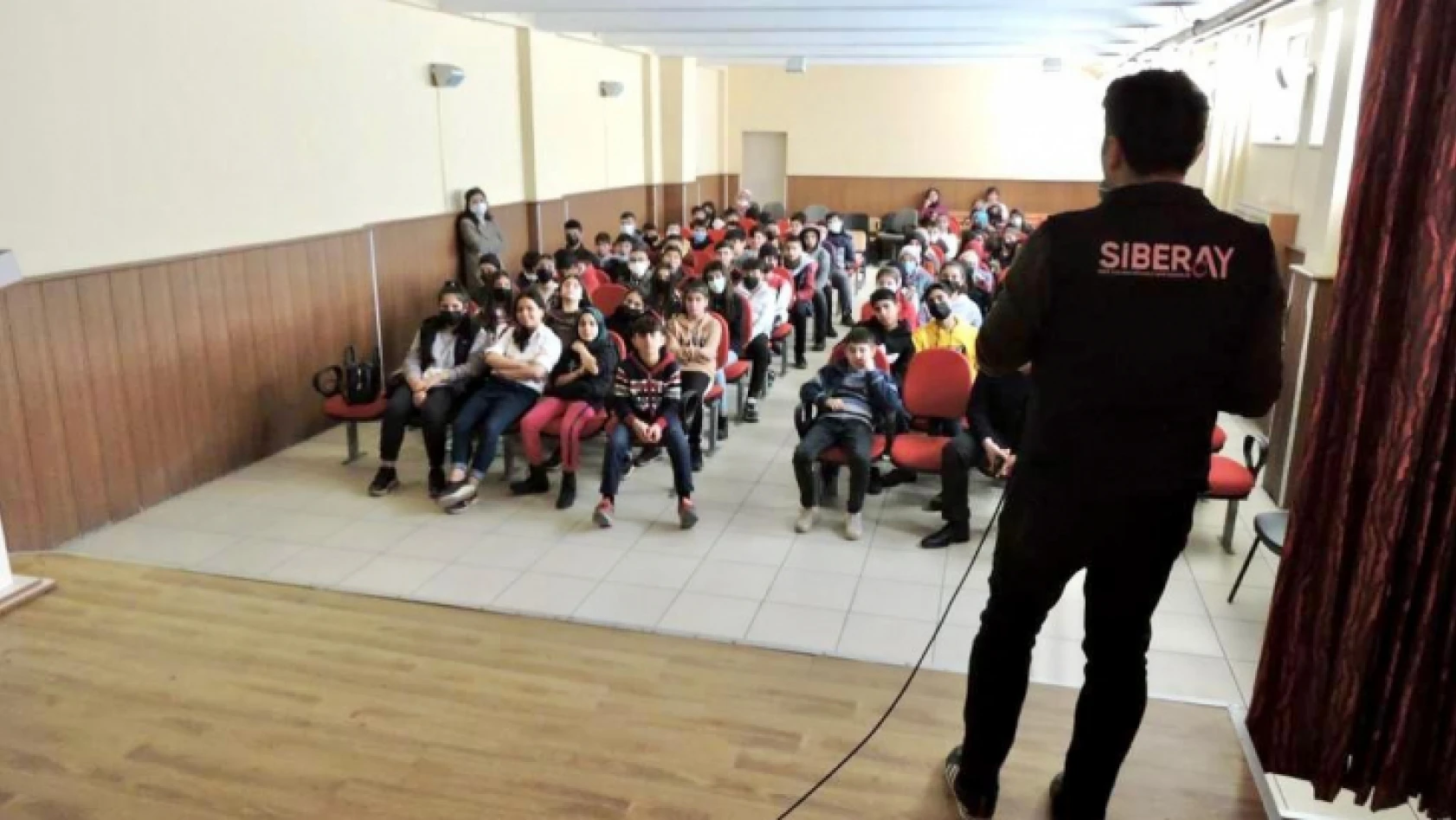 Elazığ'da 250 öğrenciye SİBERAY eğitimi verildi