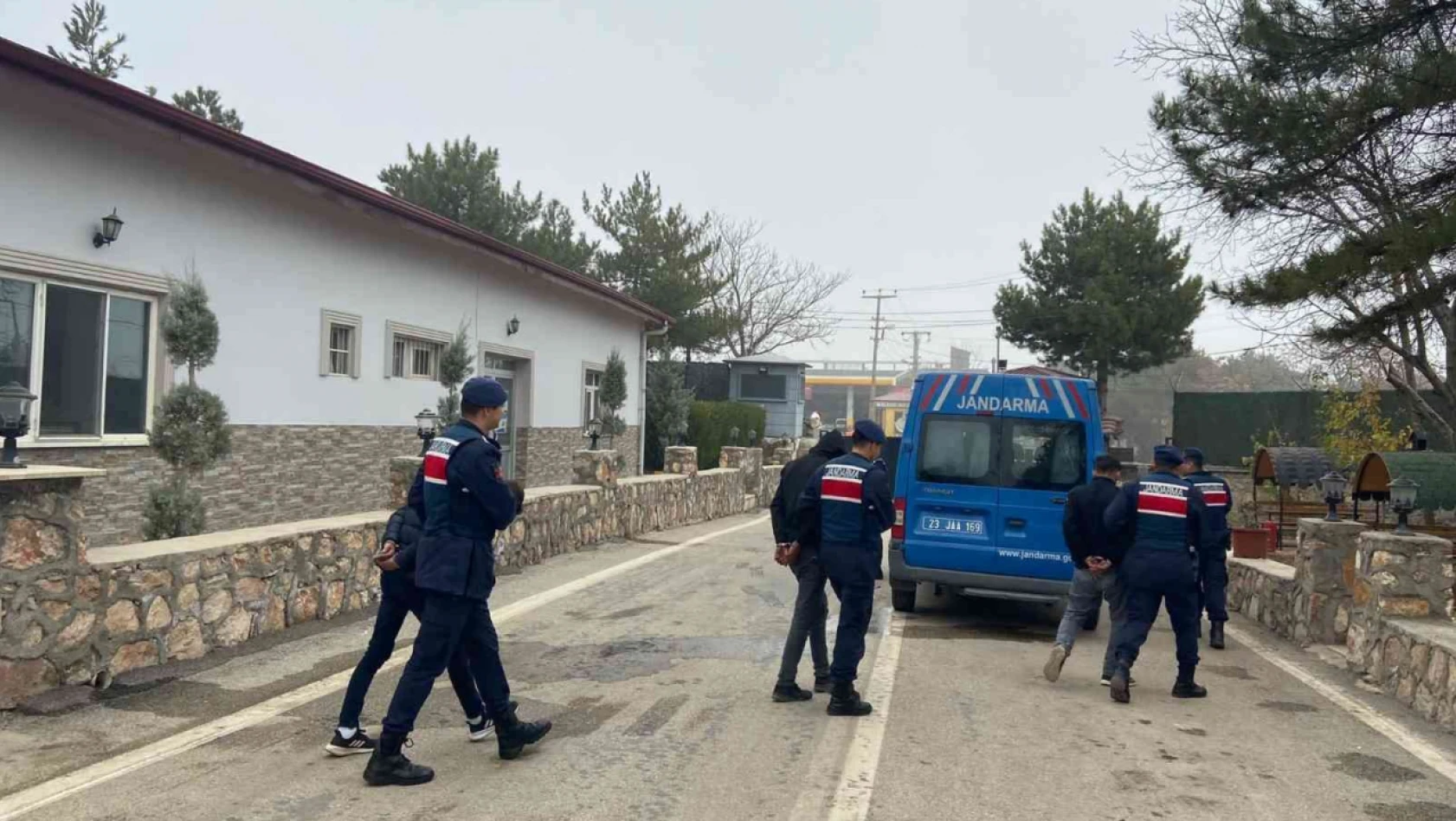 Elazığ'da 3 hırsızlık şüphelisi tutuklandı