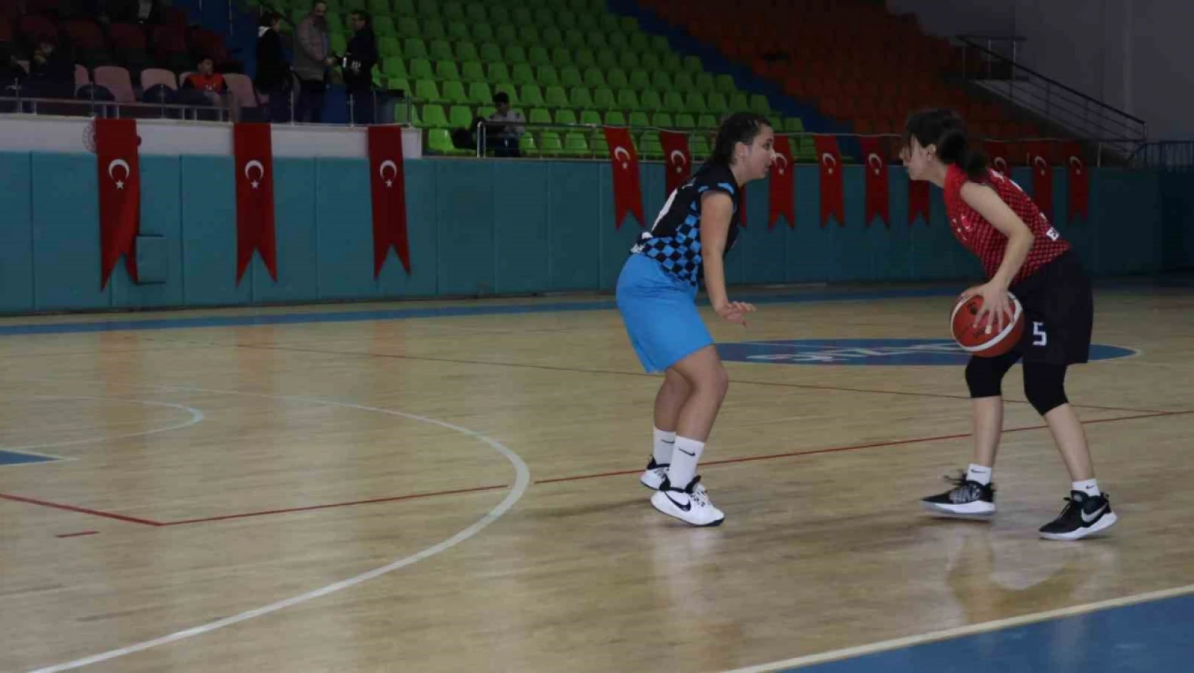 Elazığ'da Basketbol Yıldızlar İl Şampiyonası başladı
