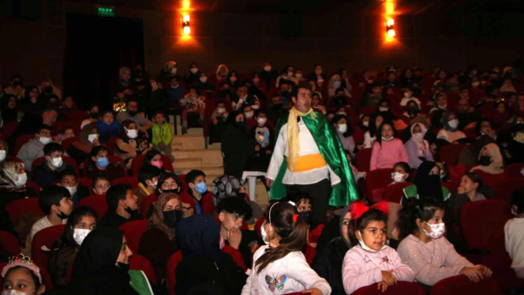 Elazığ'da çocuk tiyatrosuna yoğun ilgi