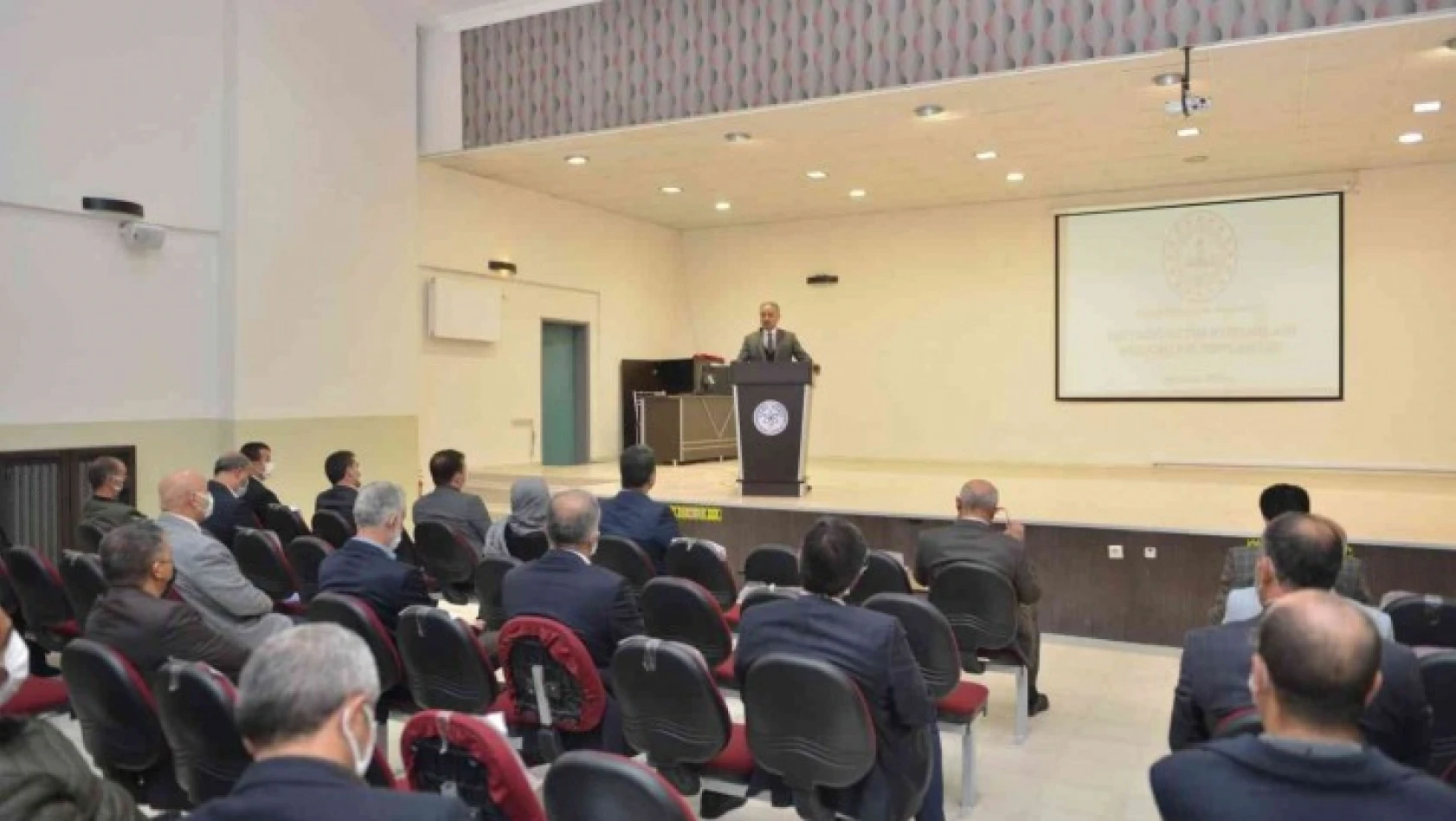 Elazığ'da eğitim gündemi değerlendirme toplantısı yapıldı