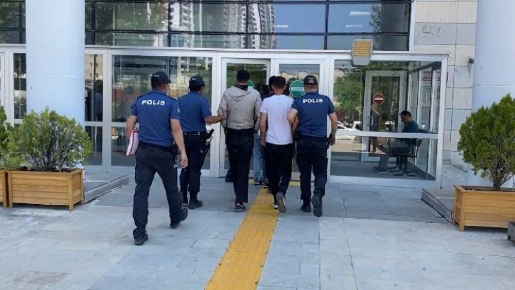 Elazığ'da hırsızlık zanlısı 4 kişi yakalandı