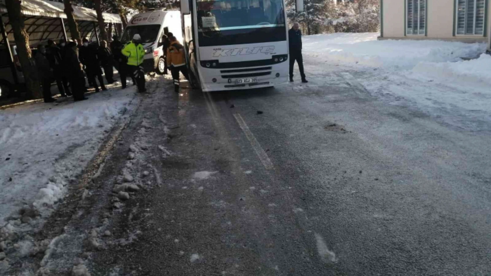 Elazığ'da minibüsün altında kalan kadın hayatını kaybetti