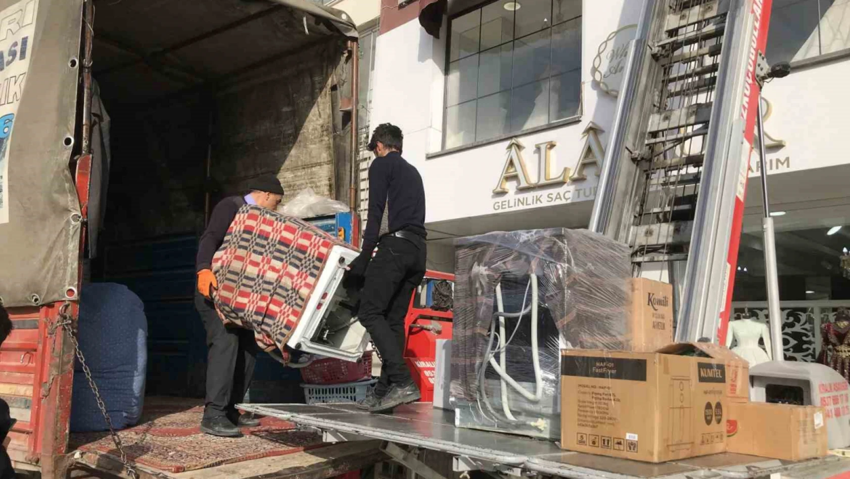 Elazığ'da nakliyeciler taleplere yetişemiyor