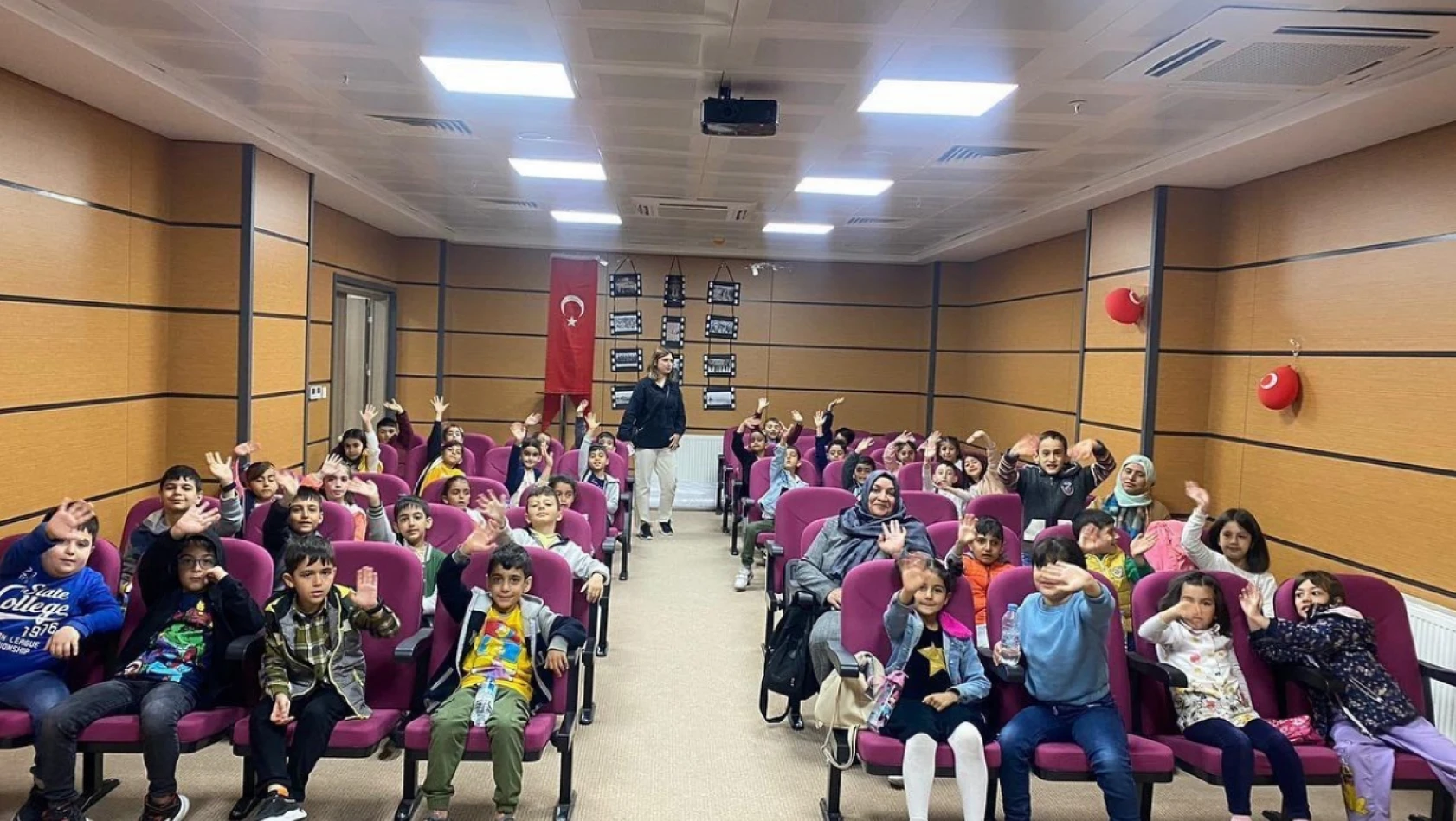 Elazığ'da öğrenciler sinema etkinliğinde buluştu