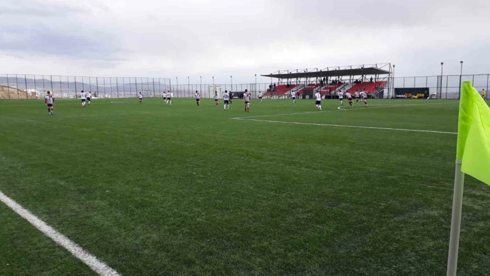 Elazığ'da okul sporları futbol müsabakaları başladı