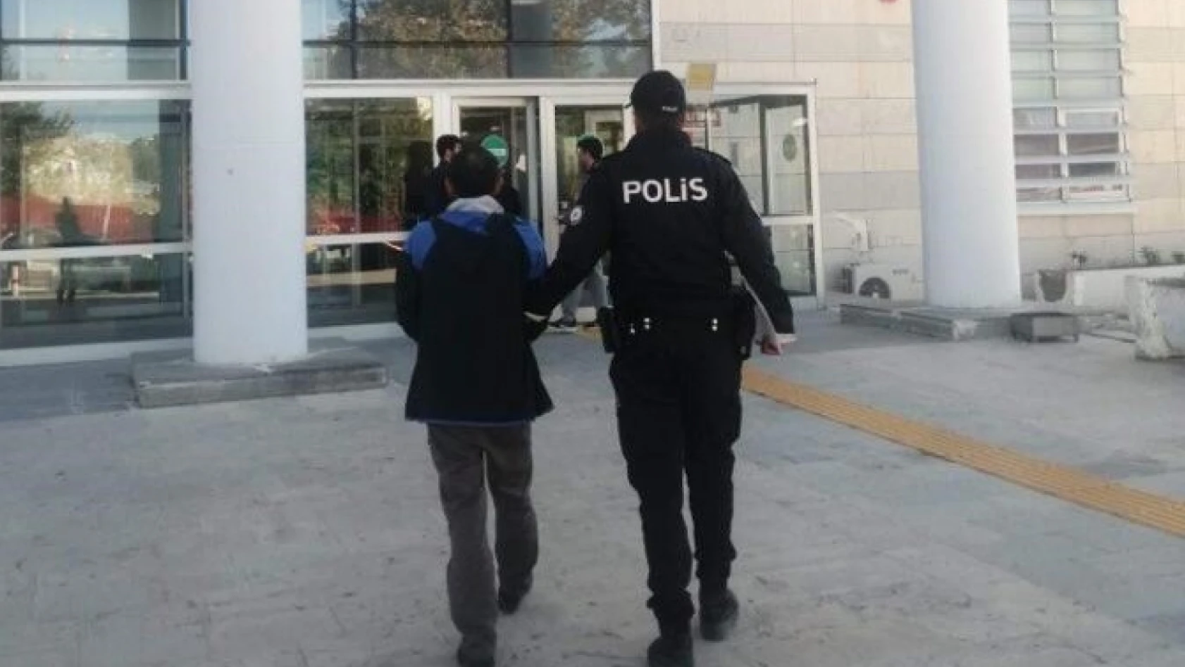 Elazığ'da polis suçlulara göz açtırmıyor: 2 tutuklama