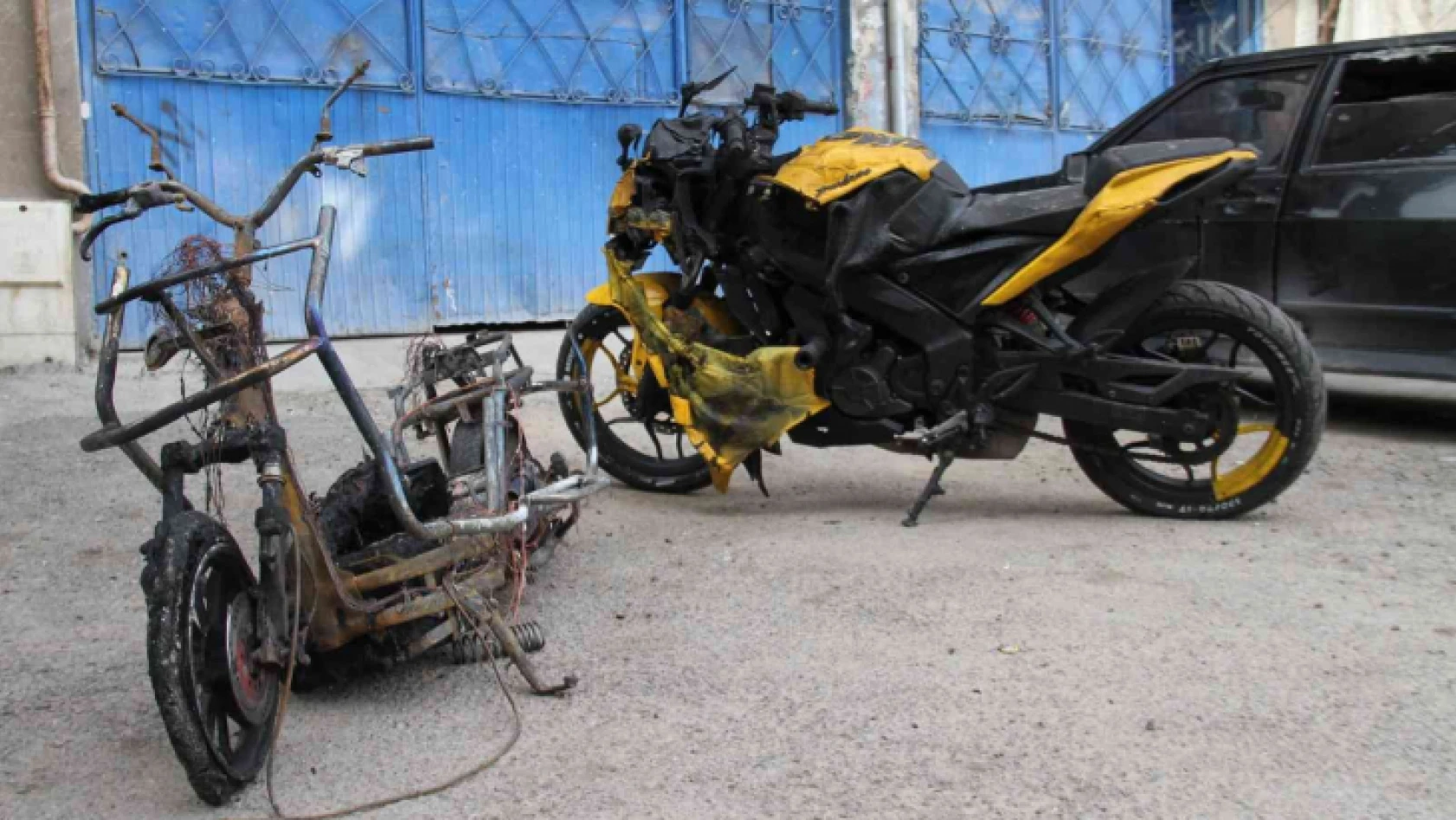 Elazığ'da tamir dükkanında yangın: 400 bin liralık motosikletler kül oldu