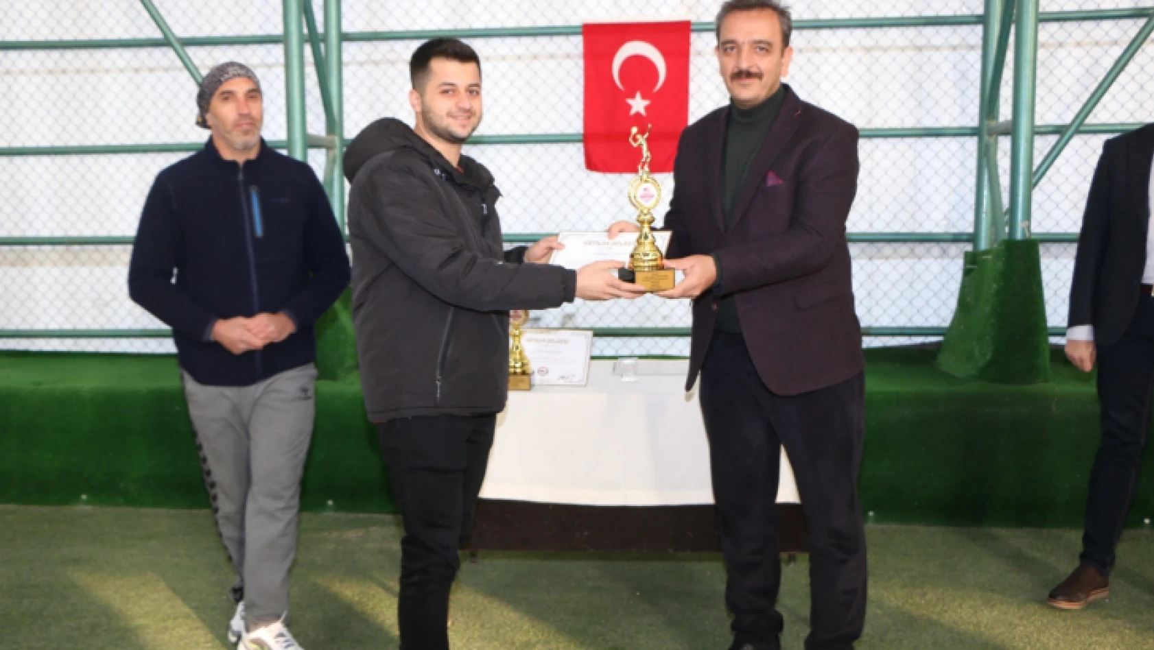 Elazığ'da tenis turnuvası sona erdi