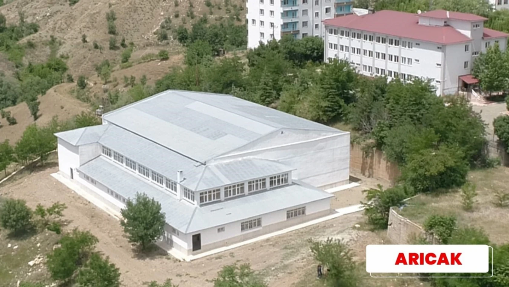Elazığ'ın 10 ilçesine spor salonu yapıldı