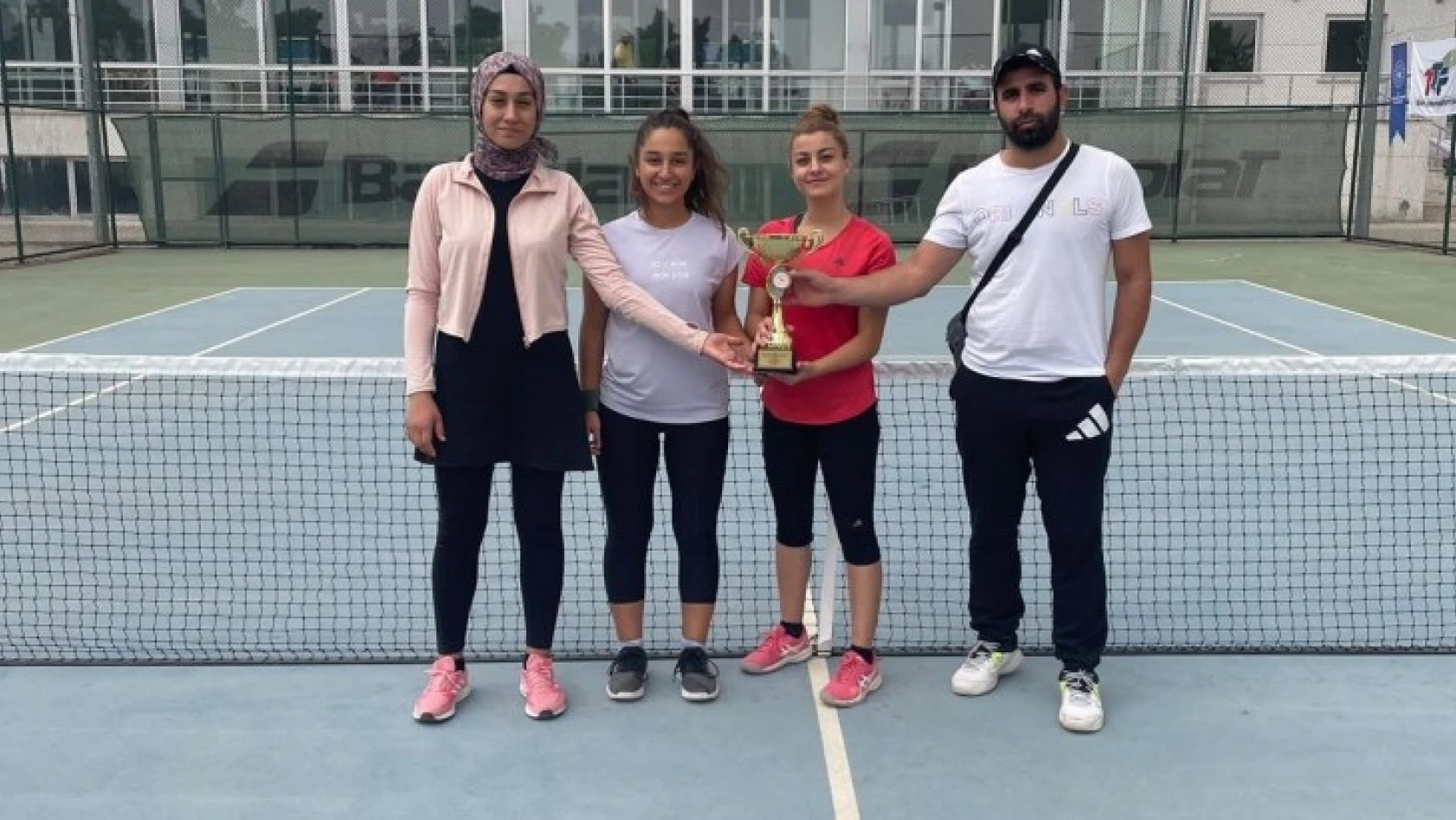 Elazığ'ın tenis takımı Türkiye Şampiyonası'nda