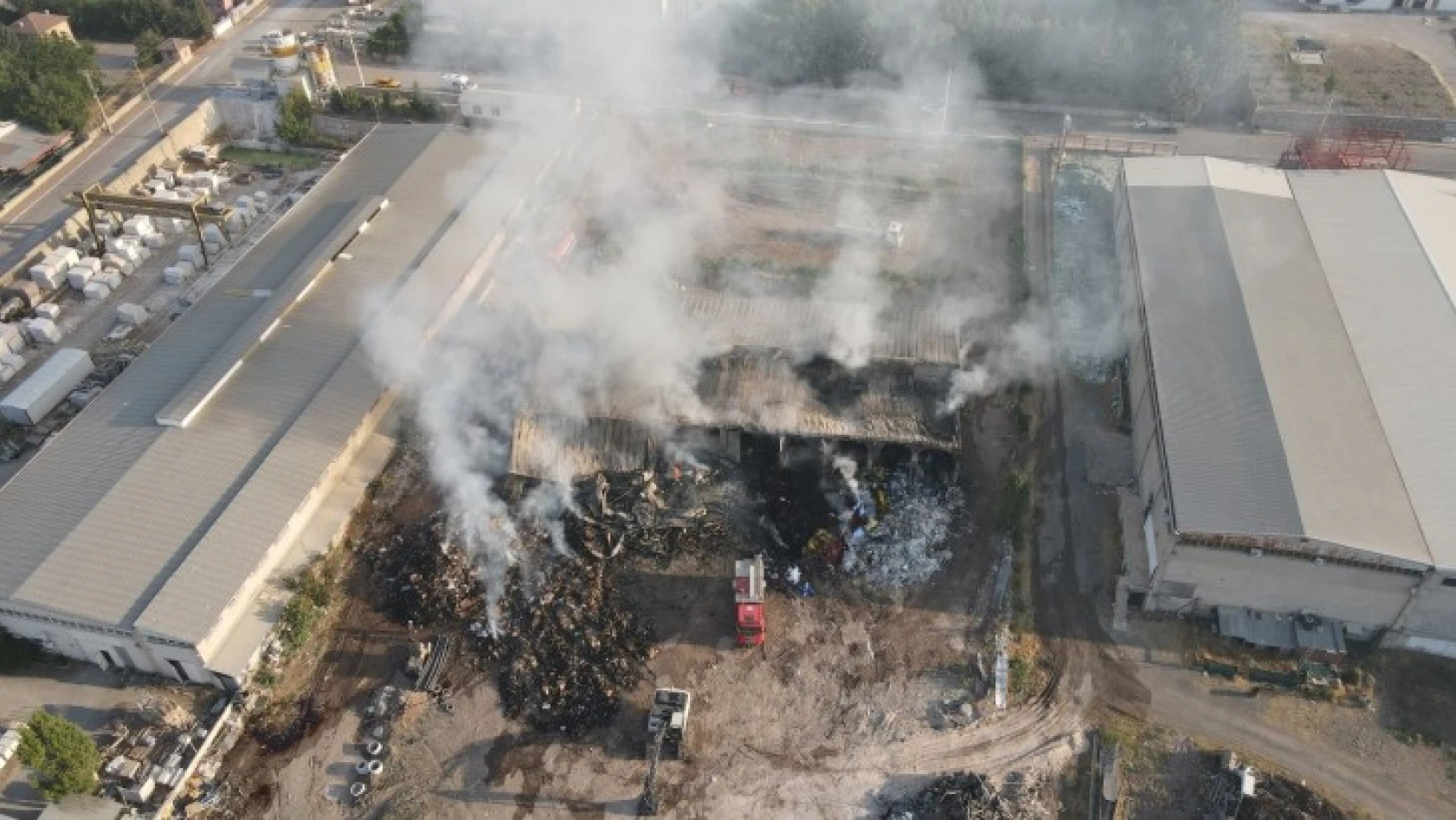 OSB'deki tesis yangını 8 saatin sonunda söndürüldü