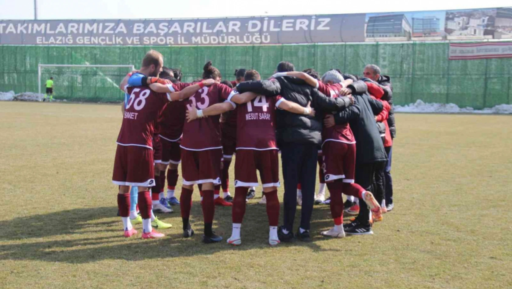 Elazığspor 18 futbolcuyla Sakarya'ya gitti