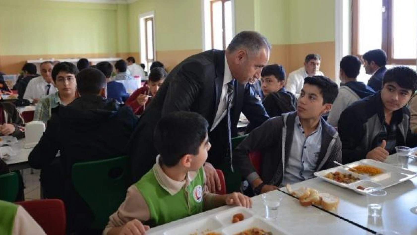 Şehit Eyüp Oğuz Proje Anadolu İmam Hatip Lisesinin Mescidi Yenilendi