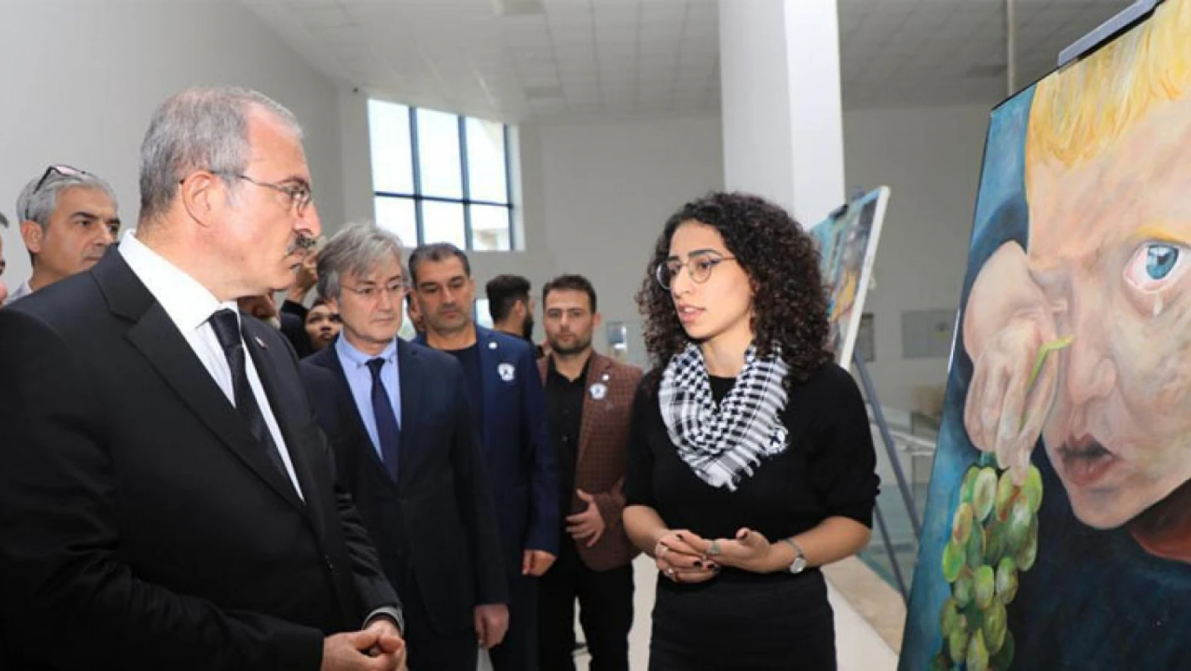 Fırat Üniversitesi'nde 'Filistin, Savaş, Barış' Temalı Resim Sergisi Açıldı